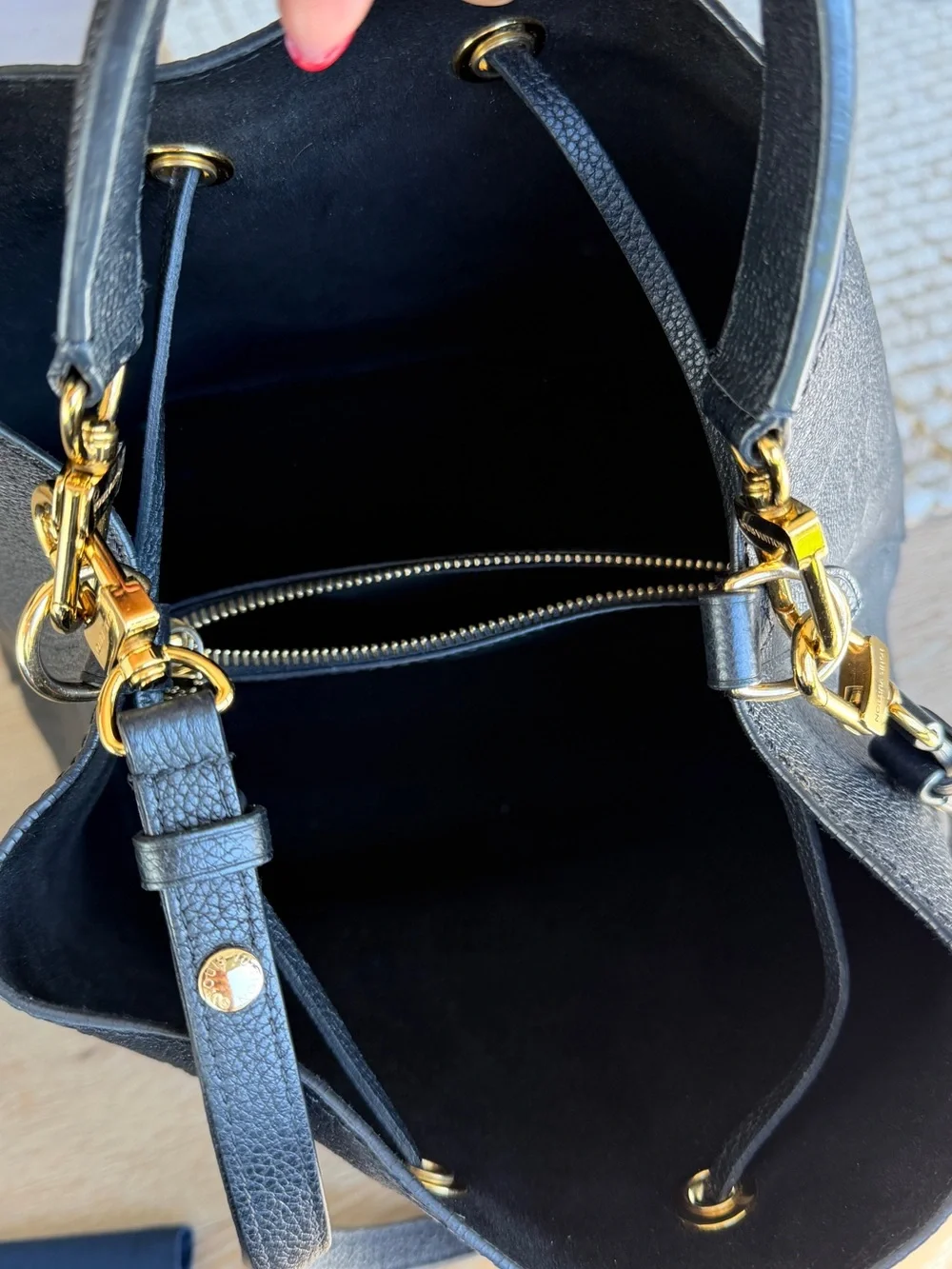 Louis Vuitton Black Monogram Empreinte leather NéoNoé MM Bucket Bag